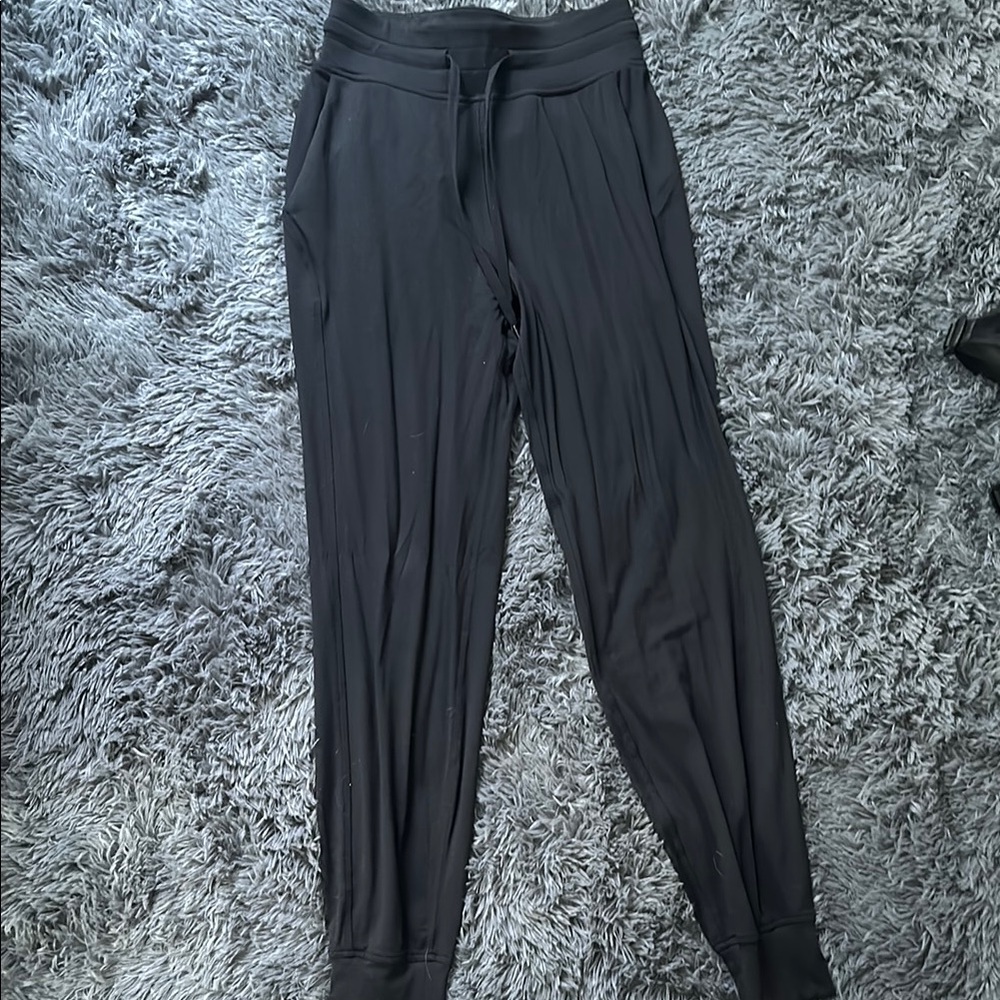 Women’s black ready to rulu lululemon joggers